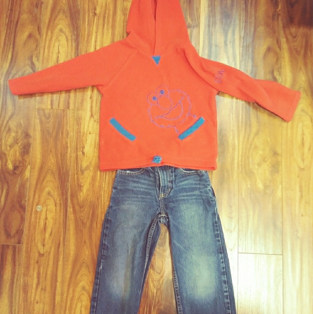 Elmo soft sweatshirt w/ jeans
